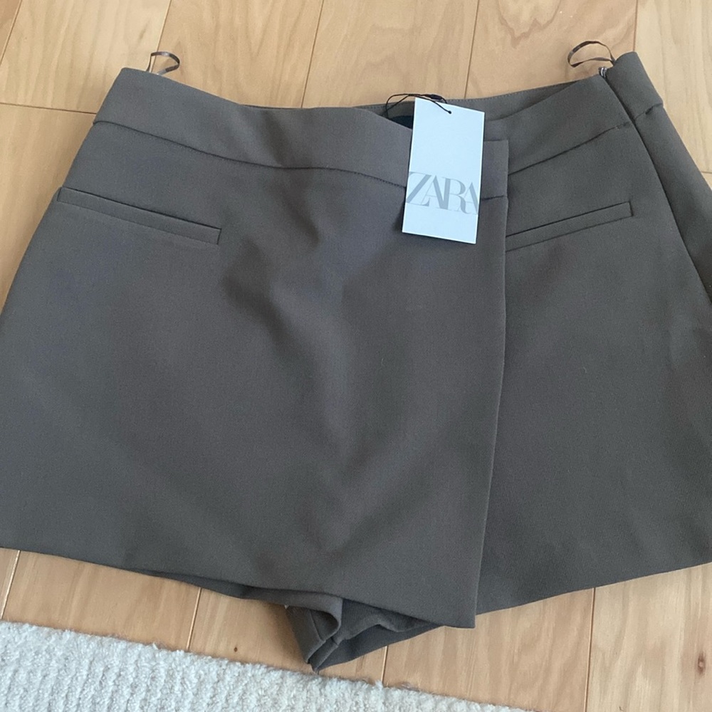 NWT Zara Skort
